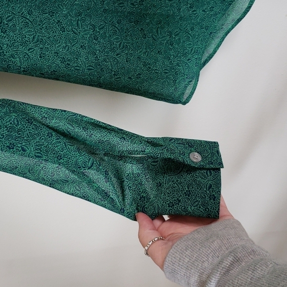 Cabi green floral blouse, chiffon career keyhole back day to night womens XS - Picture 5 of 10